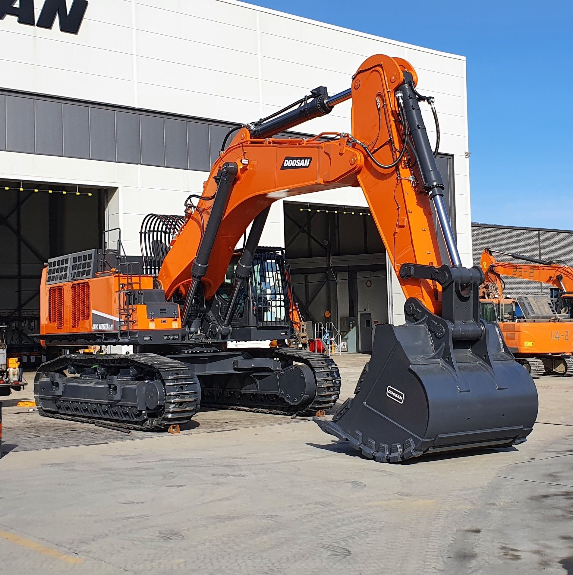 Doosan si avvicina agli escavatori idraulici della classe mineraria con il lancio del DX1000LC-7 da 100 t Kuva1